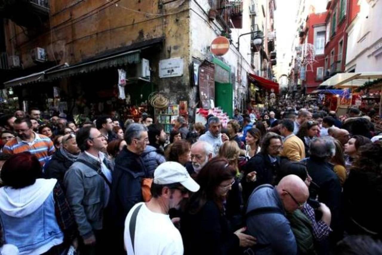 Home In Love: Vicoletto Dei Presepi Napoli Exterior foto