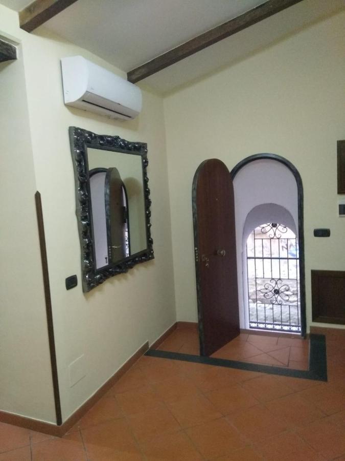Home In Love: Vicoletto Dei Presepi Napoli Exterior foto