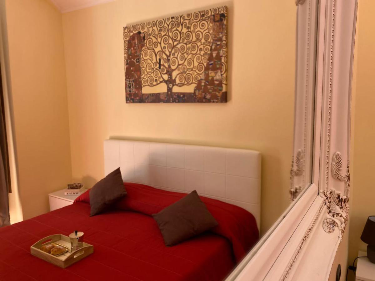 Home In Love: Vicoletto Dei Presepi Napoli Exterior foto