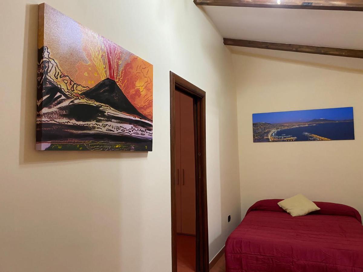 Home In Love: Vicoletto Dei Presepi Napoli Exterior foto