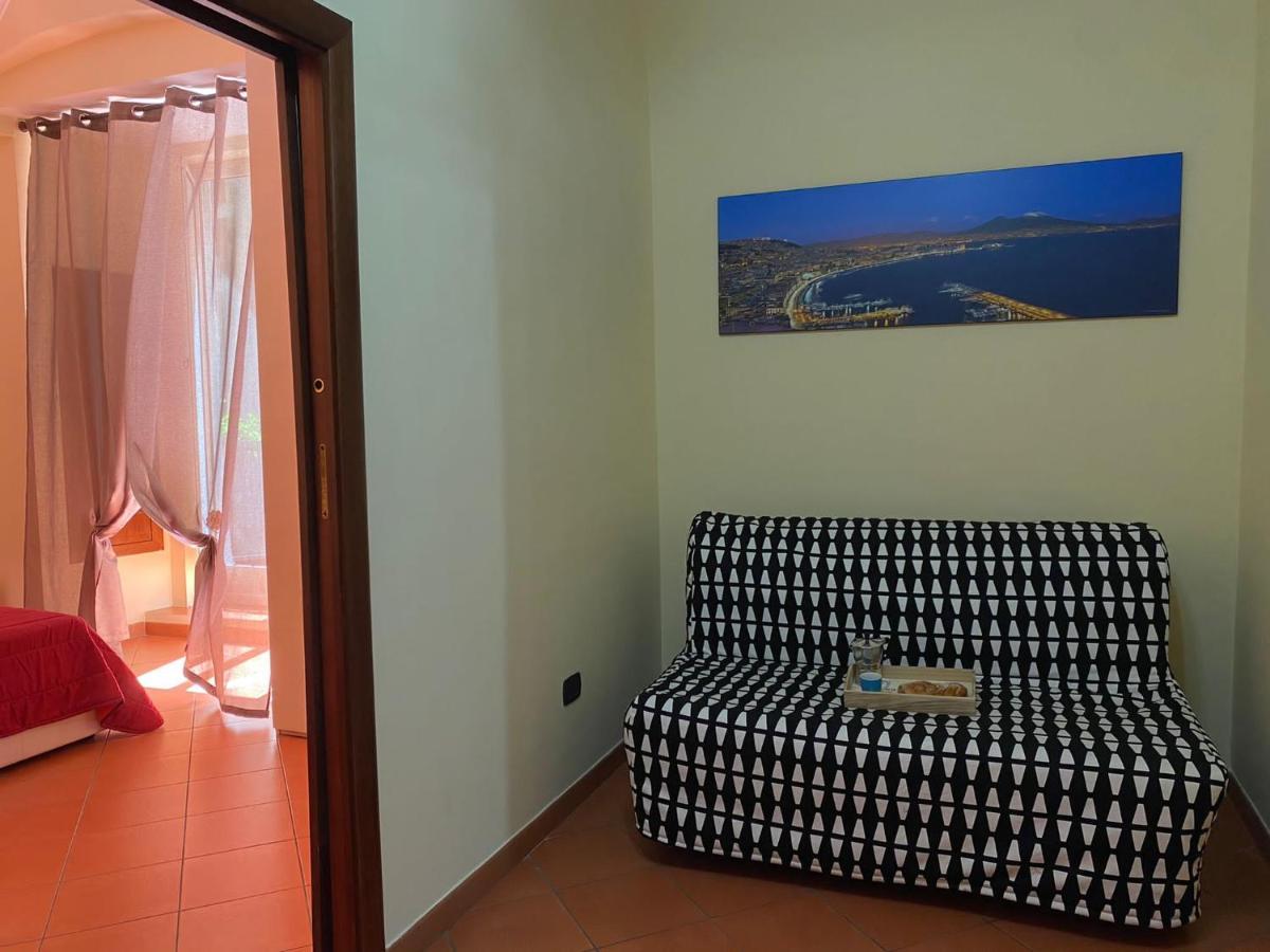 Home In Love: Vicoletto Dei Presepi Napoli Exterior foto