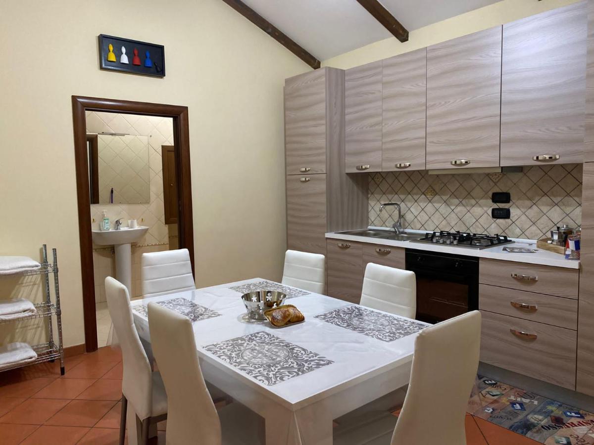 Home In Love: Vicoletto Dei Presepi Napoli Exterior foto
