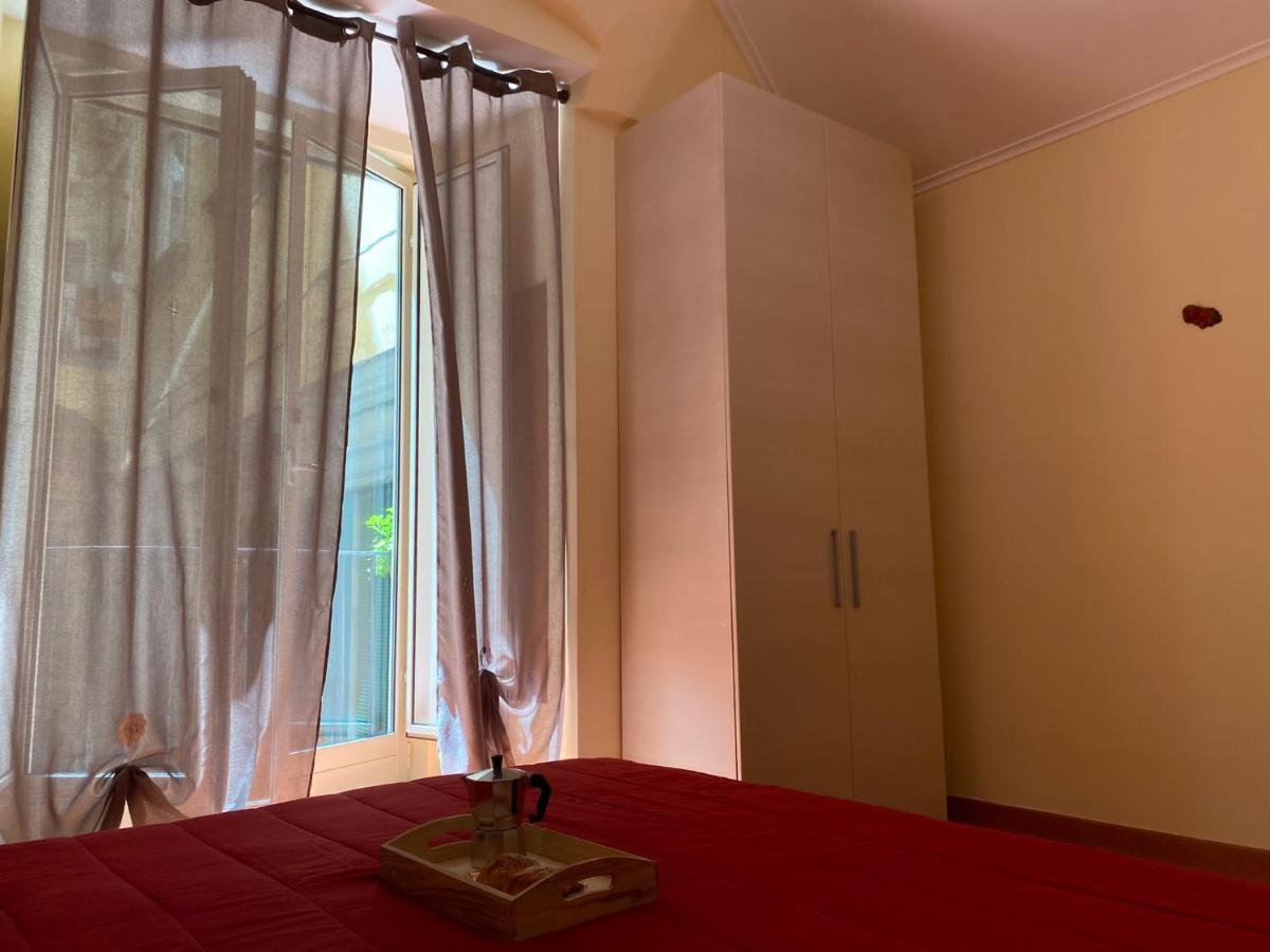 Home In Love: Vicoletto Dei Presepi Napoli Exterior foto